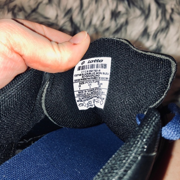 Lotto Soccer Cleats - Picture 4 of 4